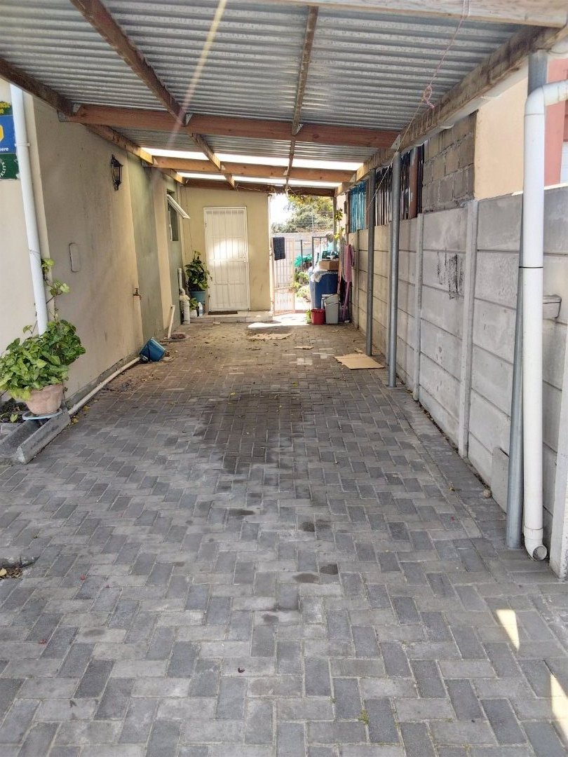 4 Bedroom Property for Sale in The Connifers Western Cape